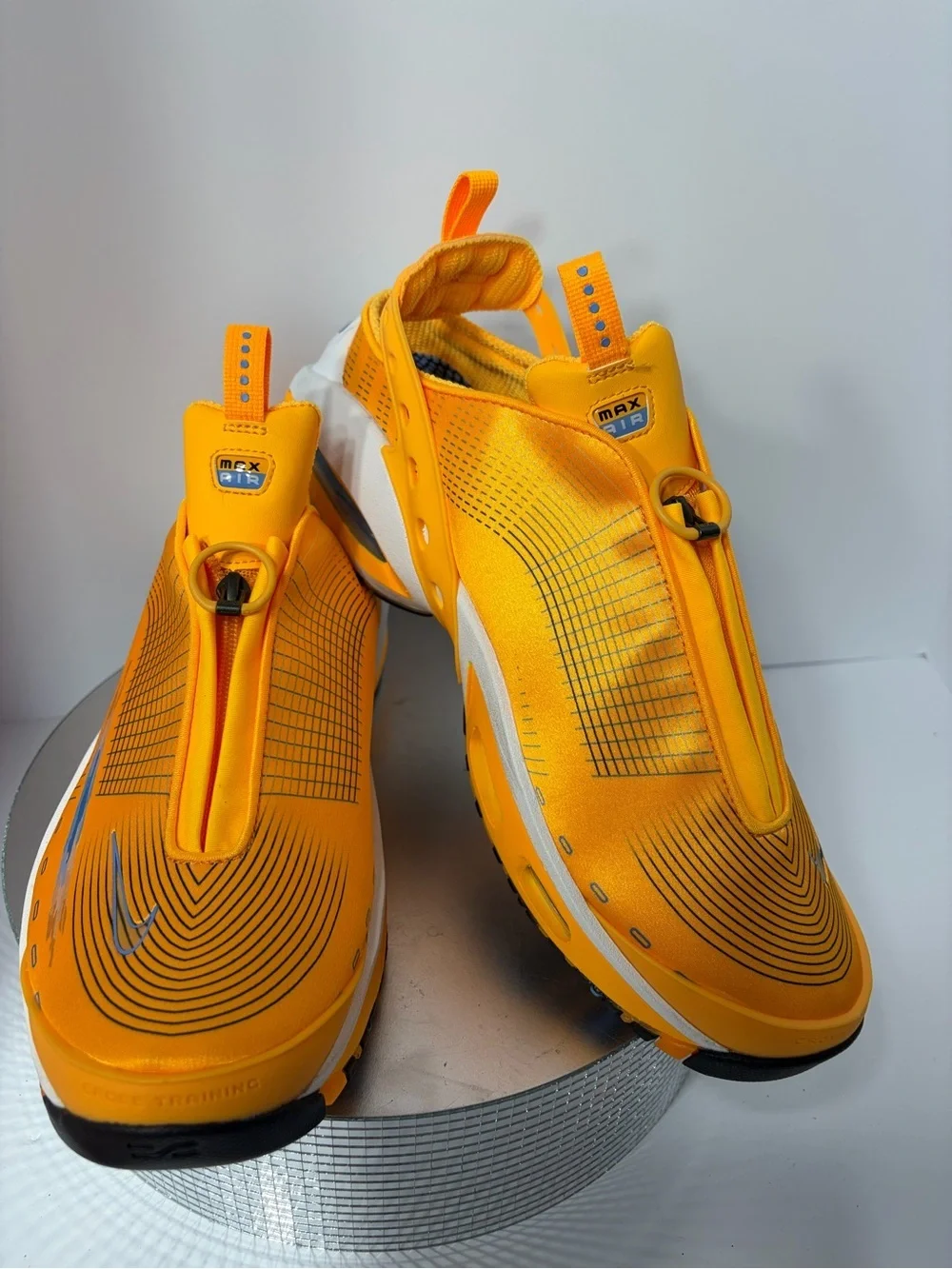 Nike Men’s Air Max Slip-On Trainers in Bright Orange new w / out box